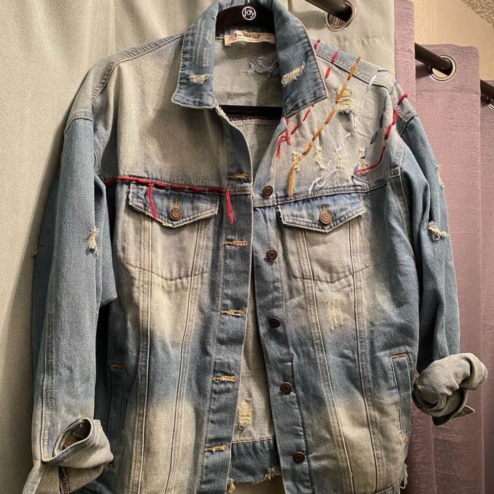 Three birds nest. Medium. Jean jacket.